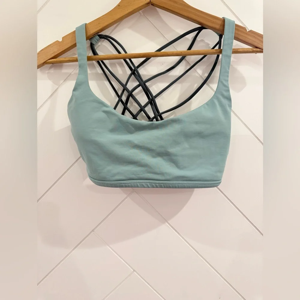 Excellent condition Lululemon Free To Be wild Rip tide/ Sea steel Bra Size: 12 - Picture 5 of 7